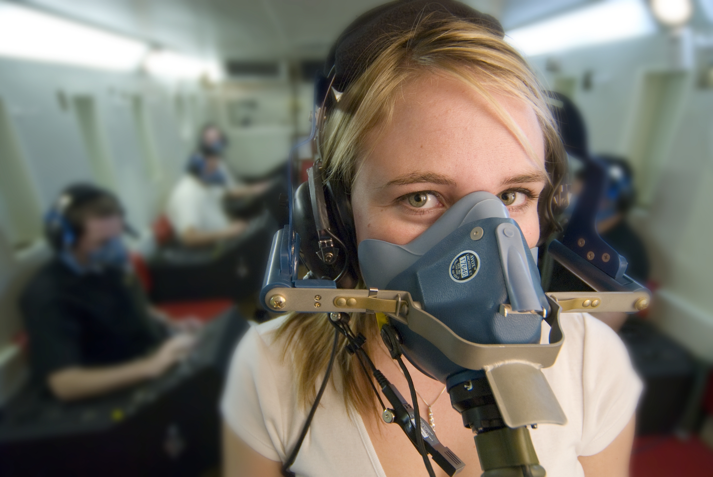 Hipoxia în avion: cum afectează lipsa de oxigen organismul în timpul zborului
